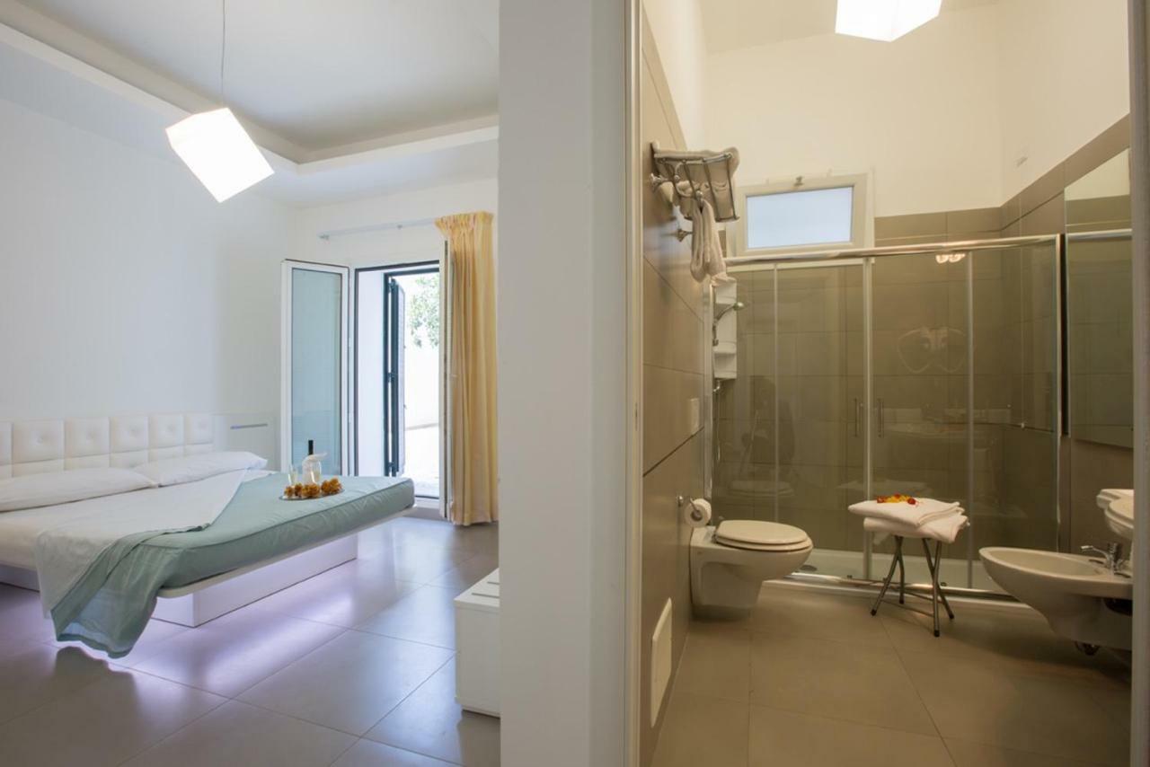 Hyencos Hotel Callyon Торе Сан Джовани Удженто Екстериор снимка